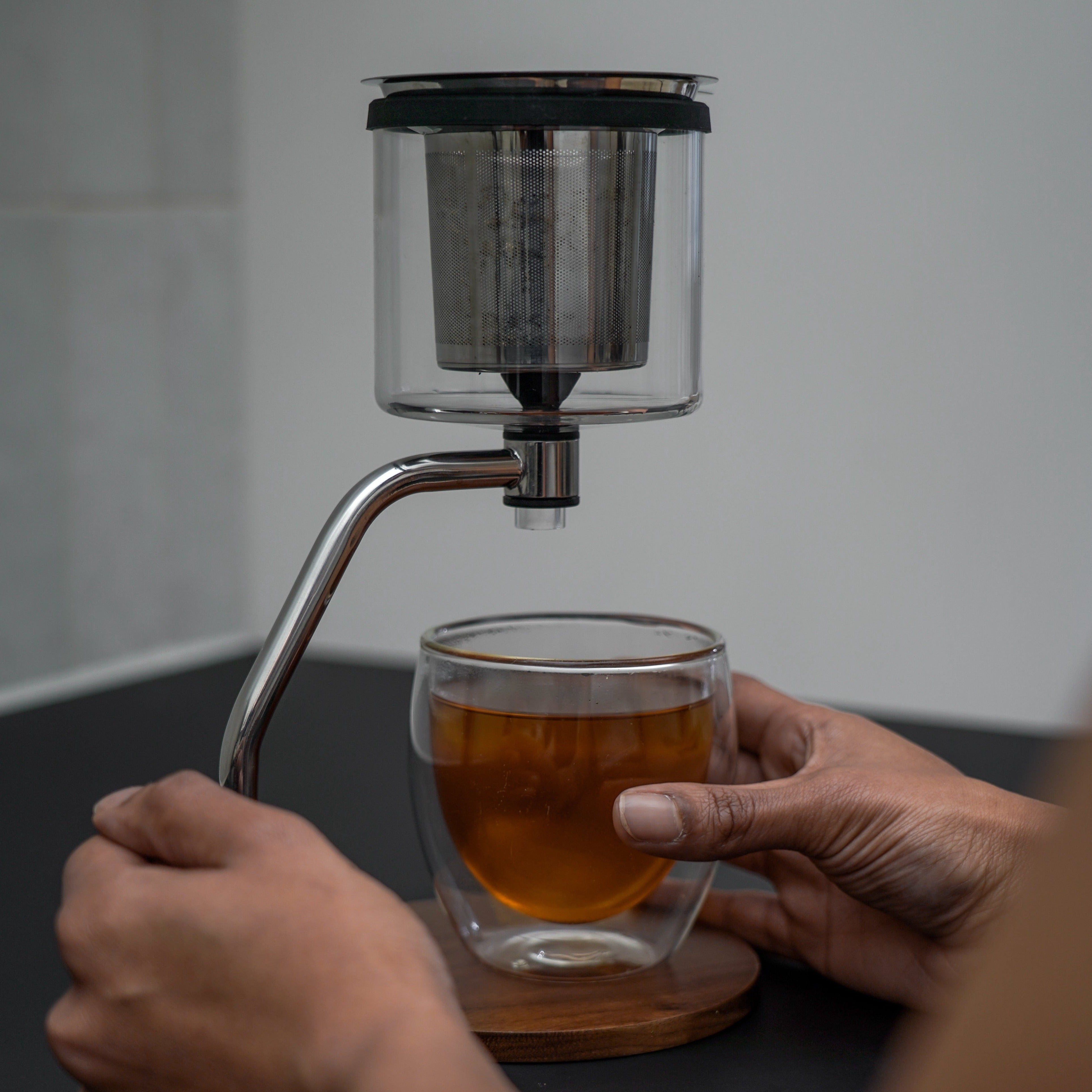 Manual coffee outlet maker